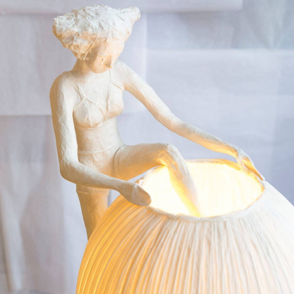 Sculptural light "Hors de sa robe"papier a etre- Cachette