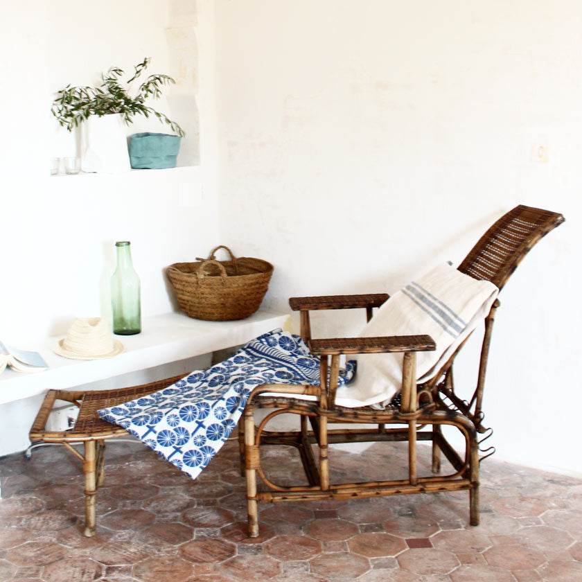 foldable rattan lounge chair from 1930's (vintage)Vintage- Cachette