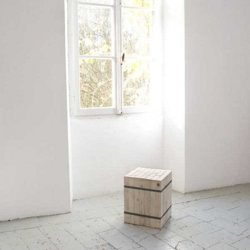 Wooden side table - stool 31 x 31 x 45 cmKatrin Arens- Cachette